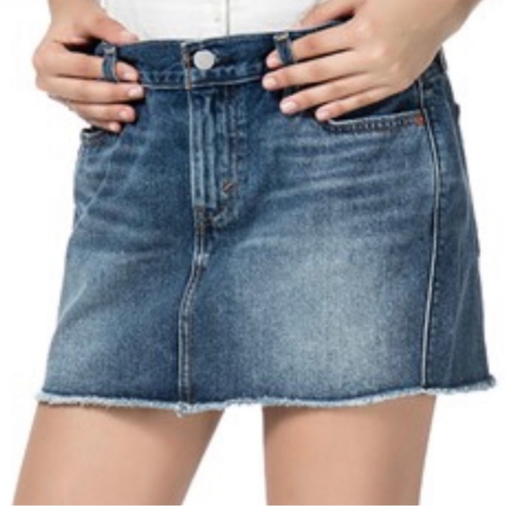 Levi’s denim skirt Size 28
